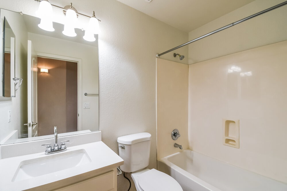 Building Photo - 9909 E Onza Ave