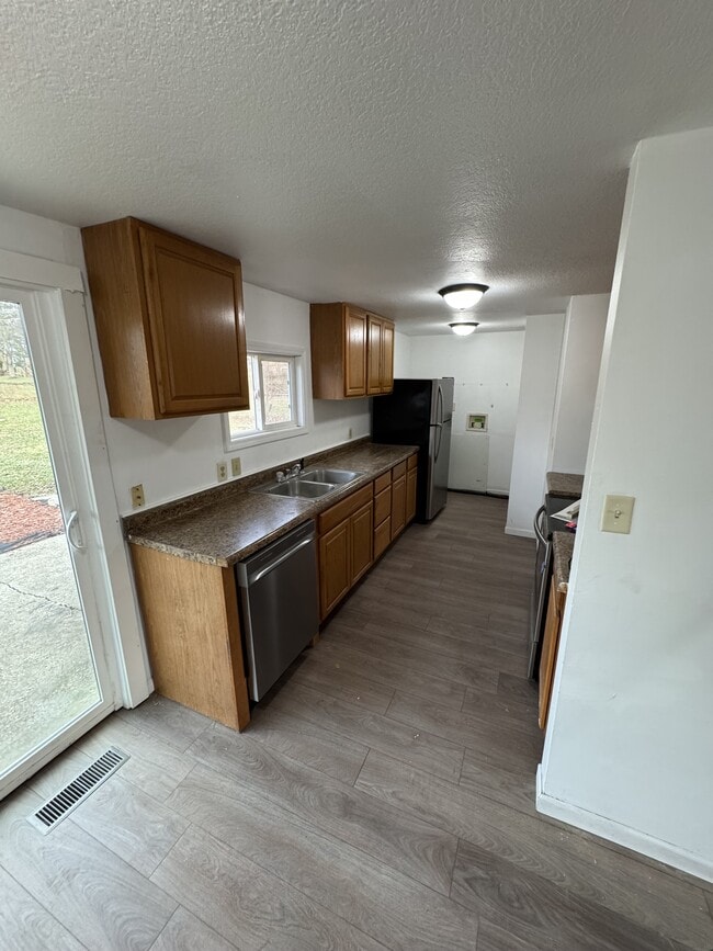 Building Photo - 2524 Cle Elum Dr