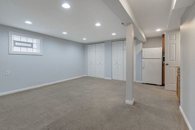 Building Photo - 3519 N Opal Ave