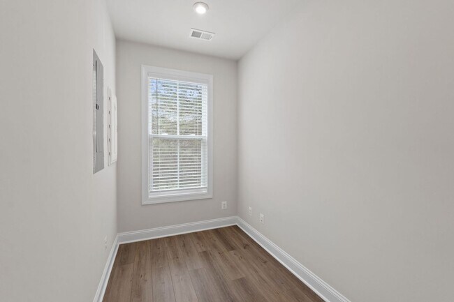 Building Photo - 2231 Leeham St