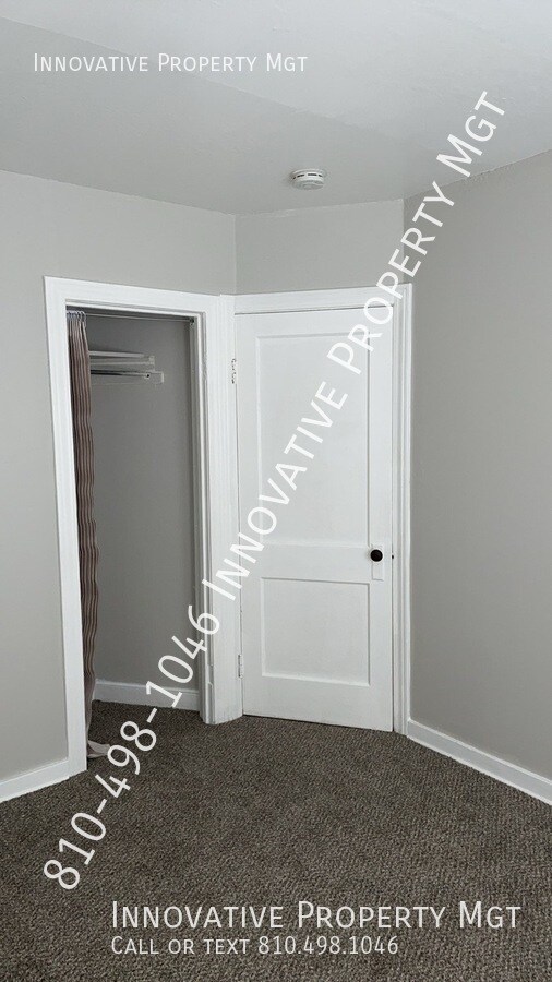 Building Photo - 1012 Farnum Ave