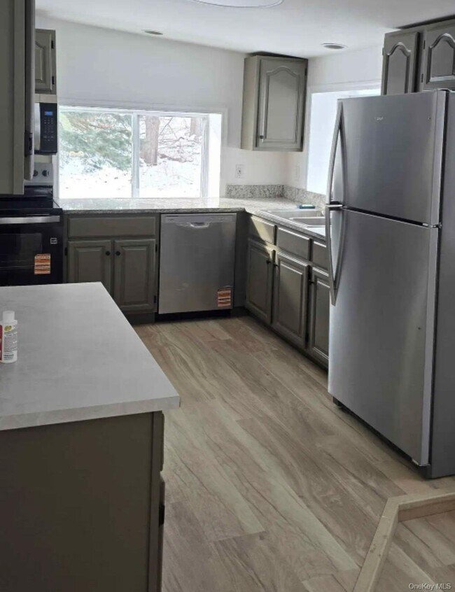 Building Photo - 178 Sylvan Lake Rd