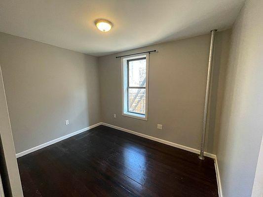 Building Photo - 3 bedroom in BRONX NY 10457