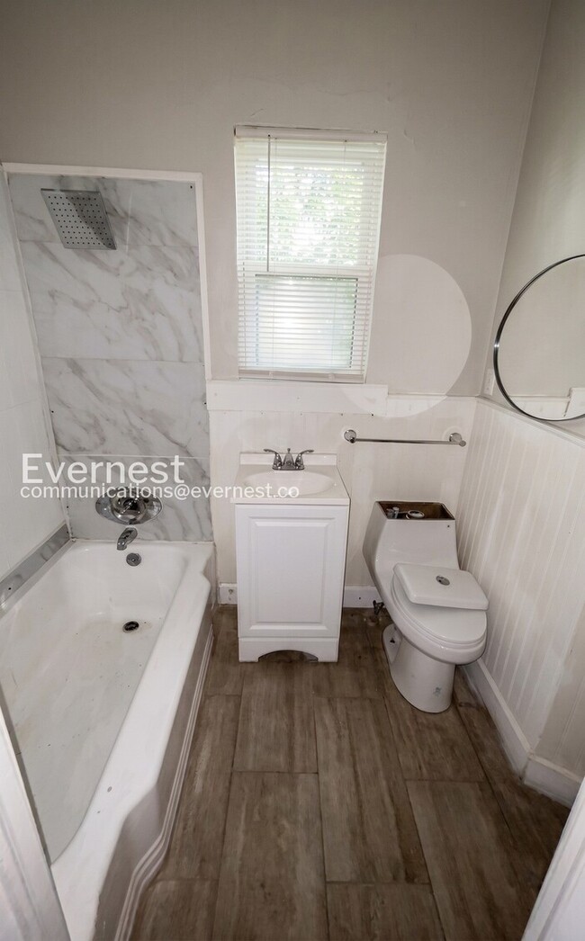 Building Photo - 3-Bed/2-Bath/Pet Friendly/Available Now!
