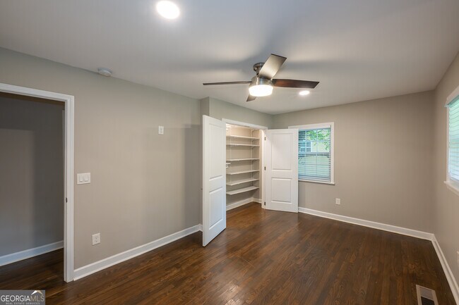 Building Photo - 2131 Bixler Cir