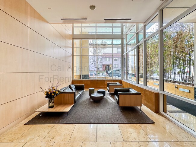 Building Photo - 1 Lakeside Dr