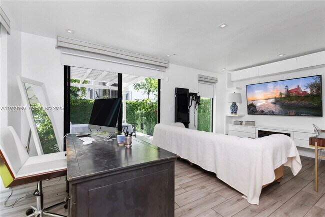 Building Photo - 1150 98th St