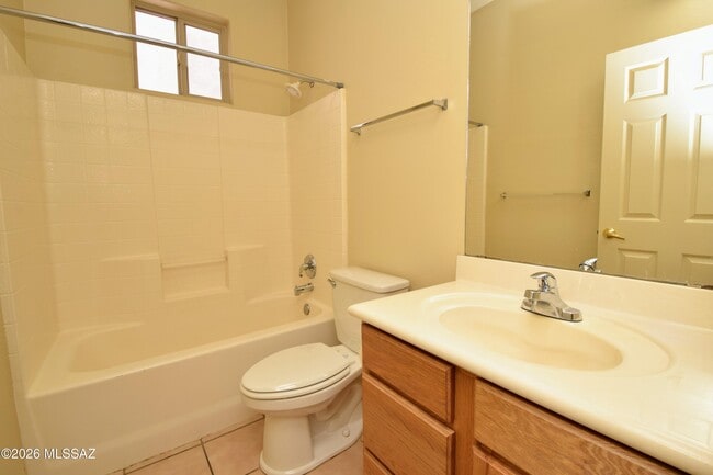 Building Photo - 2934 N Cardell Cir