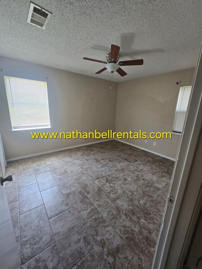 Building Photo - Sugar Creek Apartments