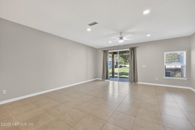 Building Photo - 3910 Buckthorne Dr