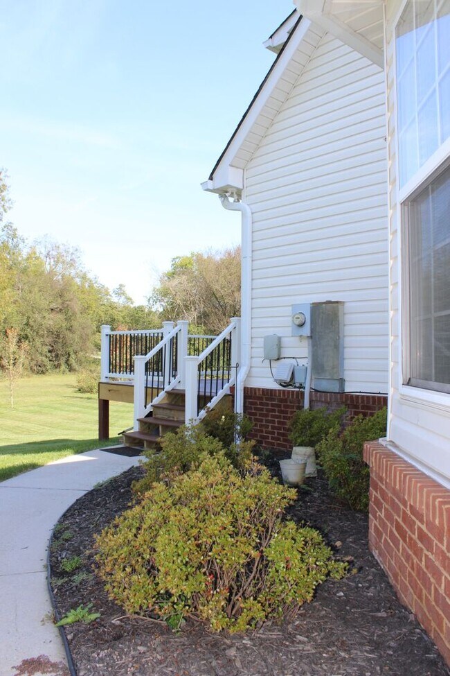 Building Photo - Coming Soon in Farragut!