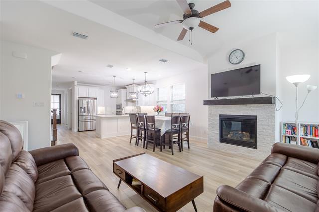 Building Photo - 2340 Willow Garden Dr