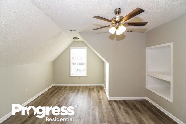 Building Photo - 8887 Hidden Springs Cove