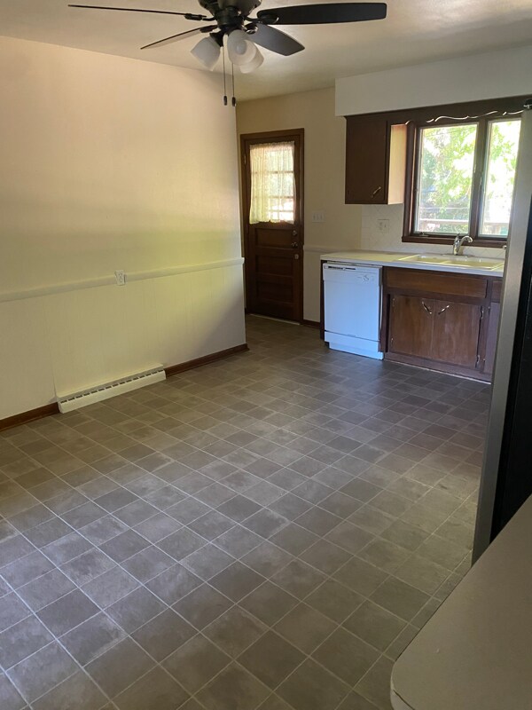 Building Photo - 5834 Dafred Dr