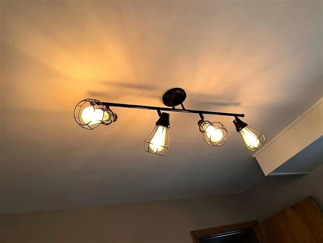 Building Photo - 336 Beverly Dr