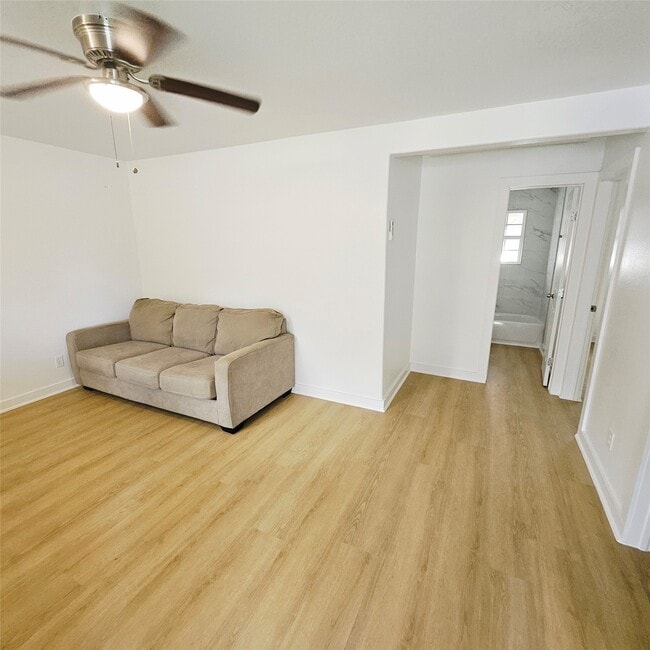 Building Photo - 305 Miles Rd