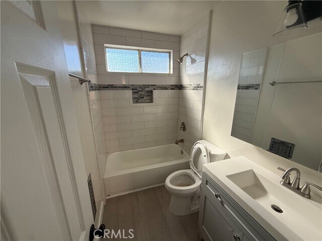 Building Photo - 1193 N Ardmore Ave