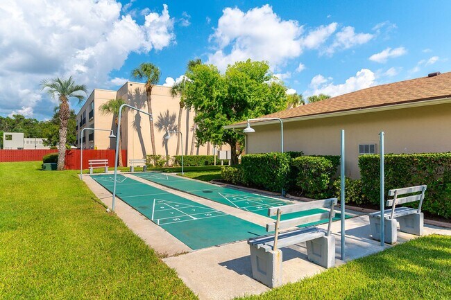Building Photo - Conveniently located Unfurnished 2-bed, 2-...