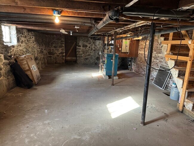 Building Photo - 56 Sheridan St