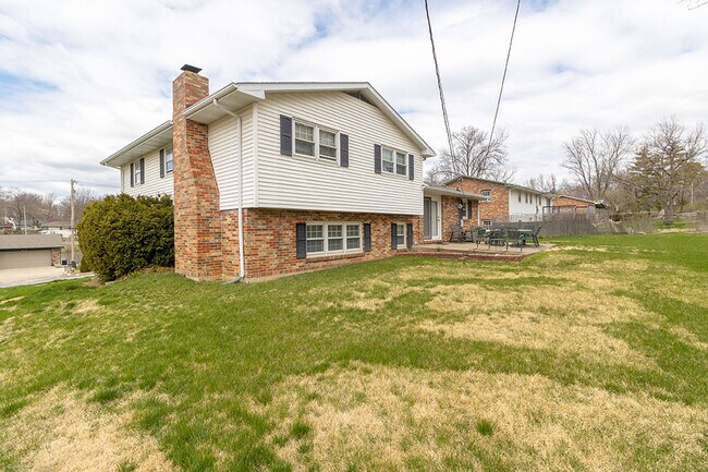 Building Photo - 306 W Briarwood Ln