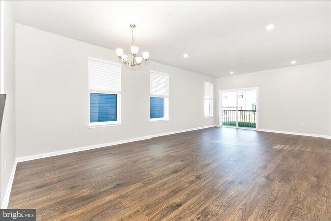 Building Photo - 461 Hanson St