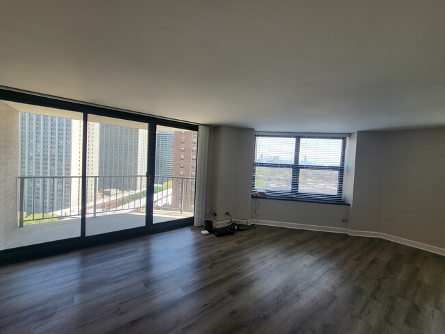 Building Photo - 3660 N Lake Shore Dr