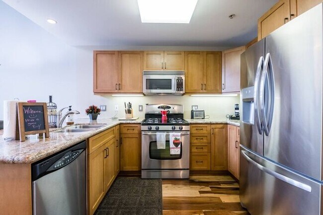 Building Photo - 350 N 2nd St