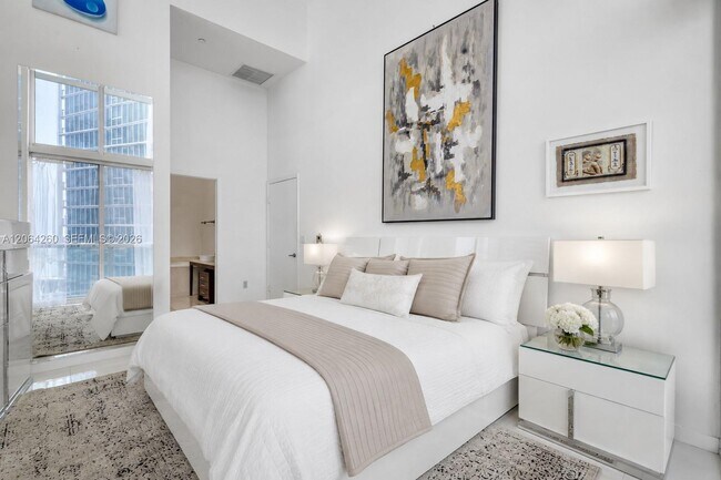 Building Photo - 475 Brickell Ave