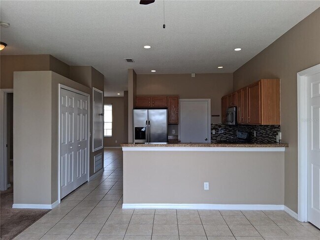 Building Photo - 325 Piano Ln