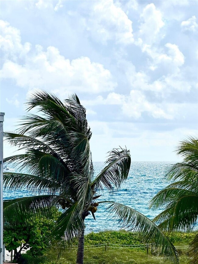 Building Photo - 9225 Collins Ave