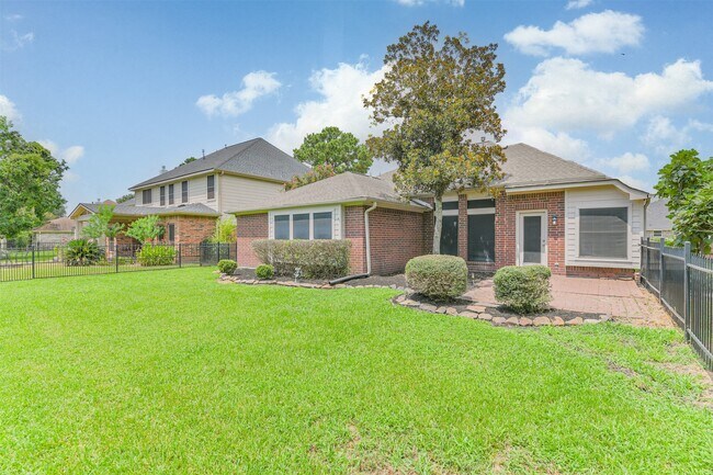 Building Photo - 7718 Trophy Pl Dr
