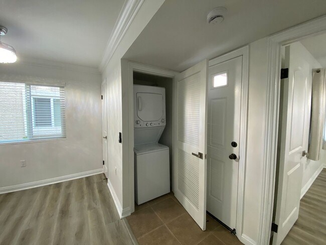 Building Photo - Beautifully Renovated 1-Bedroom Condo in Rancho Del Oro