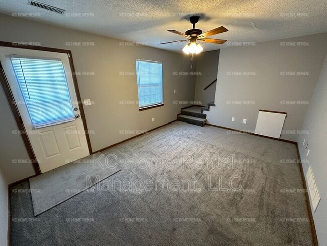 Building Photo - 502 Sky Vue Dr
