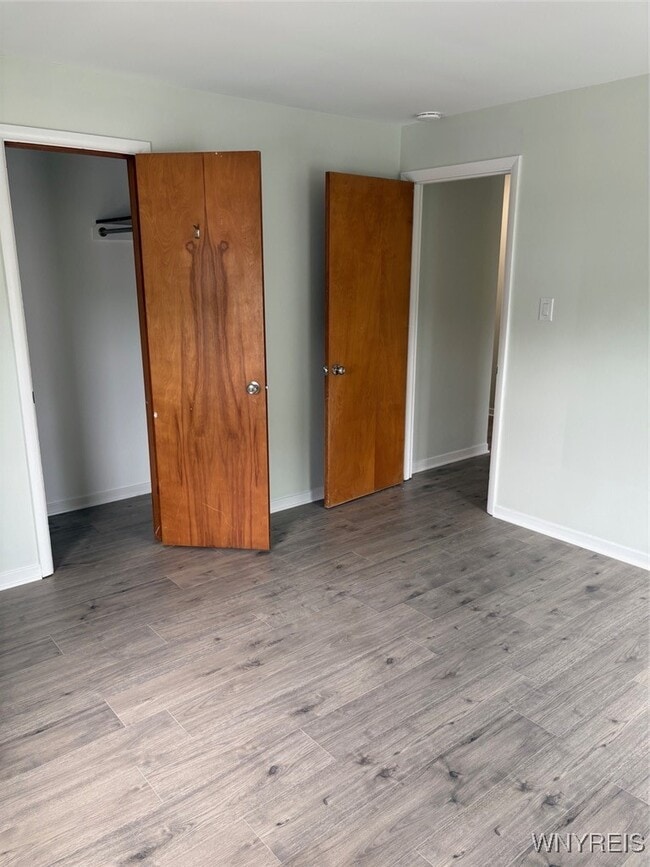 Building Photo - 482 Ridge St