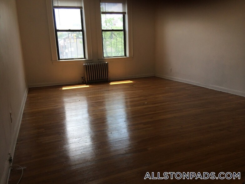 Building Photo - 153 Brighton Ave