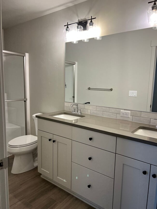 Building Photo - Townhome in Redmond's Dry Canyon Community