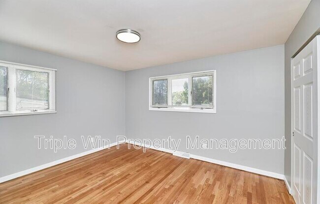 Building Photo - 2770 Dove Dr
