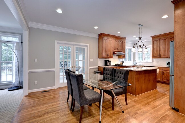 Building Photo - Spacious 5BR/4BA Home in Yorktown – Convenient Location and Comfortable Living