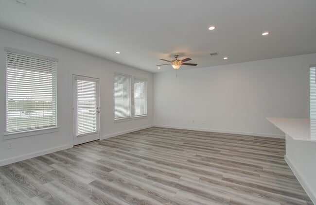 Building Photo - 12318 Churchill downs Dr