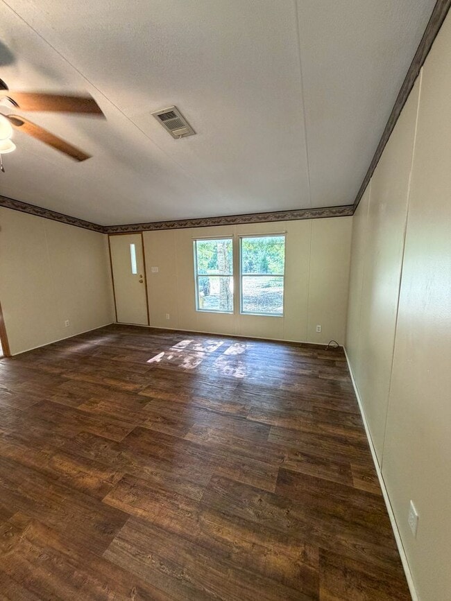Building Photo - 6010 Robin Rd
