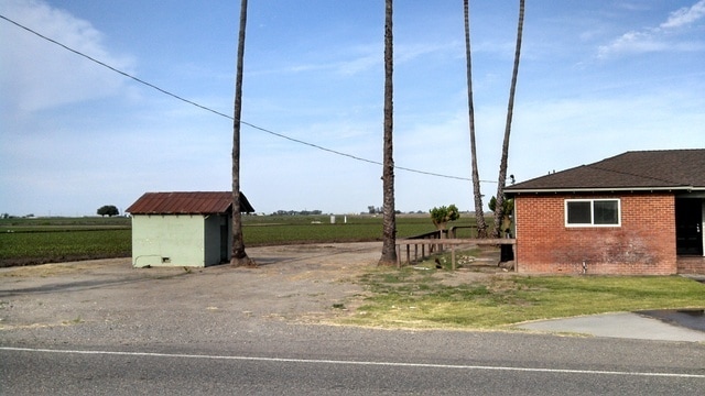 Building Photo - HUGE 2 Bed 2 Bath in the Country