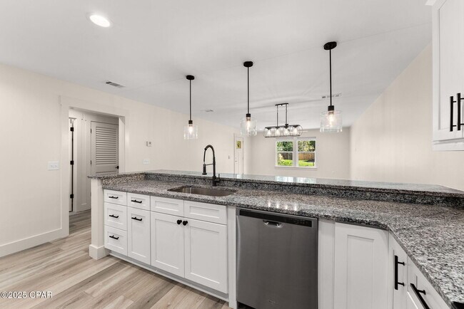 Building Photo - 2614 Cypress St