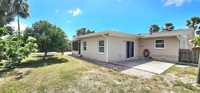 Building Photo - 1380 Floral Ln