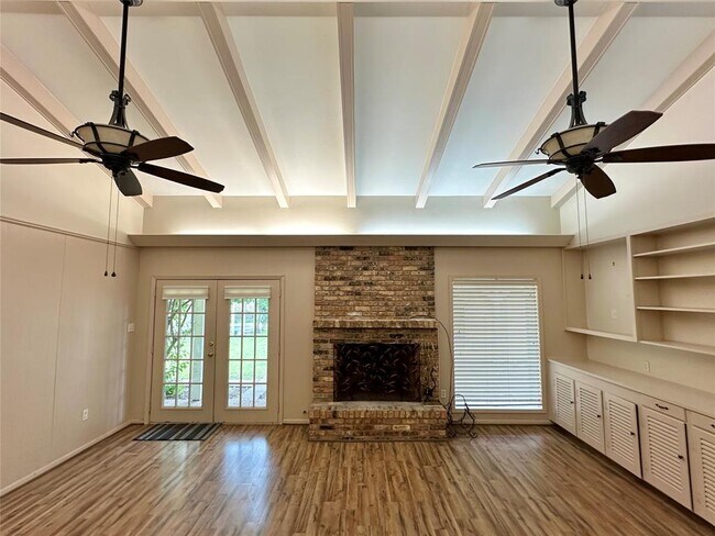 Building Photo - 709 W 34th St