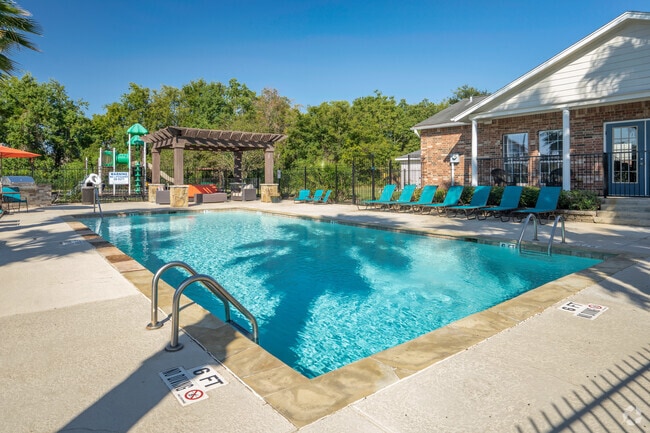Pool - The Pointe