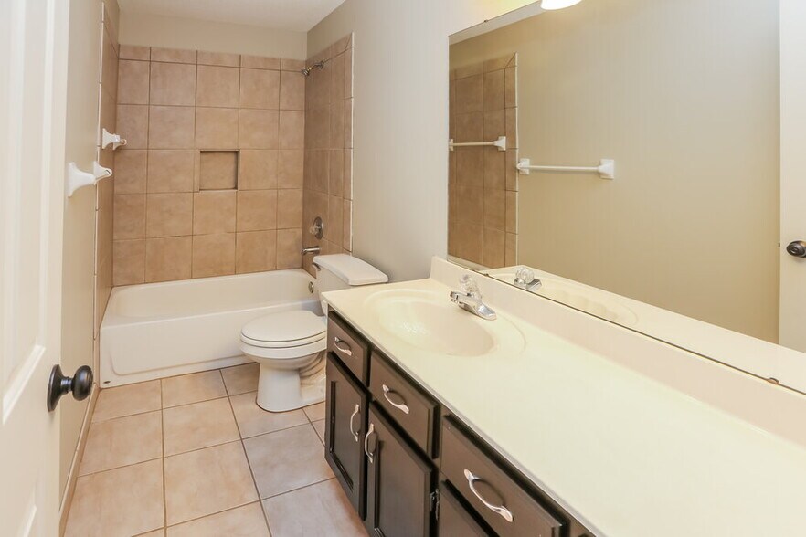 Building Photo - 13078 Braybourne Pkwy