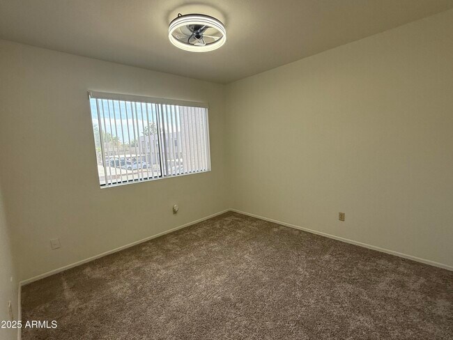 Building Photo - 611 W 13th St