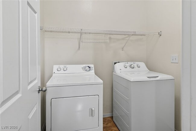 Building Photo - 8038 Kings Ransom St