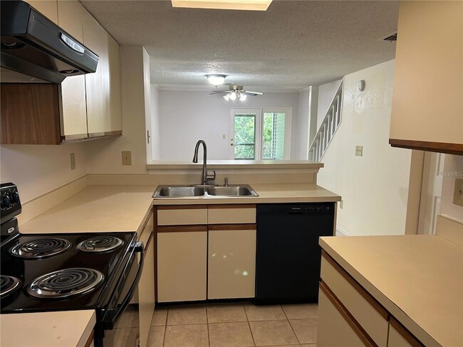 Building Photo - 2143 Fox Chase Blvd