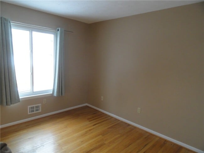 Building Photo - 64 Greenway Blvd